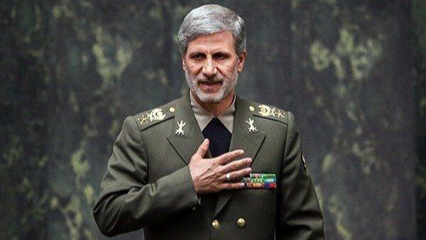 فرمانده کل ارتش: بسیج ستون ثبات ملی است / همدلی نیروهای مسلح سرمایه راهبردی ایران است