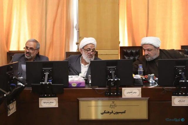 طرح ۴۹ نماینده مجلس برای «جریمه نقدی و تعلیق مجوز رسانه‌ها»/ نامی از «ساترا» در طرح نیامده است