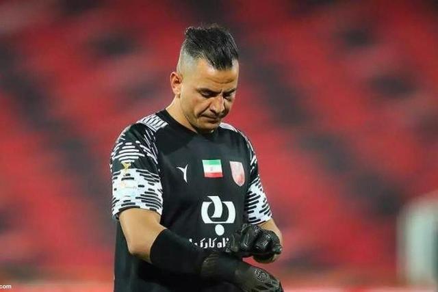 عکس| جذاب‌ترین جیمی‌جامپ لیگ برتر در آغوش لک