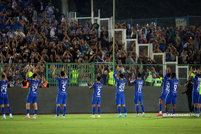 کل فوتبال ایران با استقلال مشکل دارد | داور می توانست یک پنالتی دیگر هم بگیرد