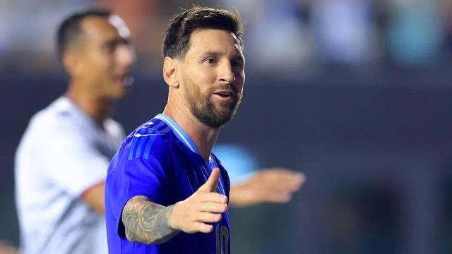 من اگر الان مدیر بودم مسی را به استقلال می آوردم + ویدئو