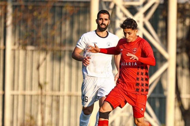 اوسمار برای دفاع راست پرسپولیس گزینه جدید رو کرد؛ بازیکن تکنیکی دل ویرا را برده است