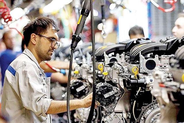 لزوم تسهیل تامین مالی خودروسازان و قطعه‌ سازان