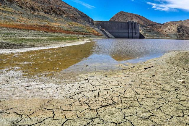 زمستان نرمال کم‌بارشی اصفهان راجبران نمی‌کند؛آلودگی پایدارتا نیمه آذر