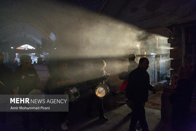 آیین چارپایه خوانی در بازار قم