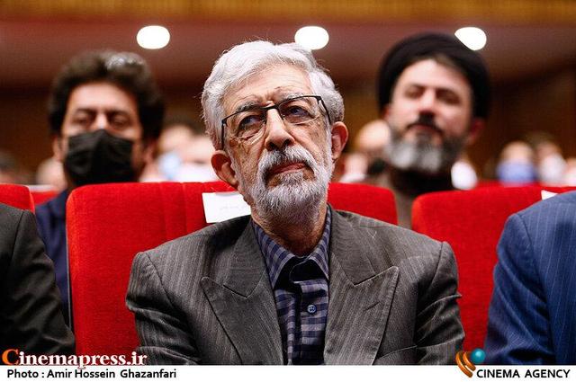 هیچگاه تاریخ و «جامعه ایرانی» را از «شعر» جدا ندیدهایم/ «شعر» همواره «زبان فرهیختگی» و کمال انسانها بوده است