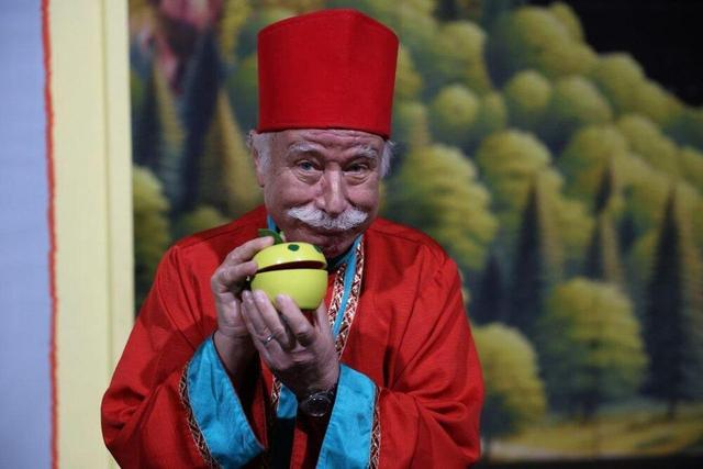 «سیب سخنگو» با ۱۷ اجرا در «تالار هنر» ۸۷ میلیون تومان فروخت!