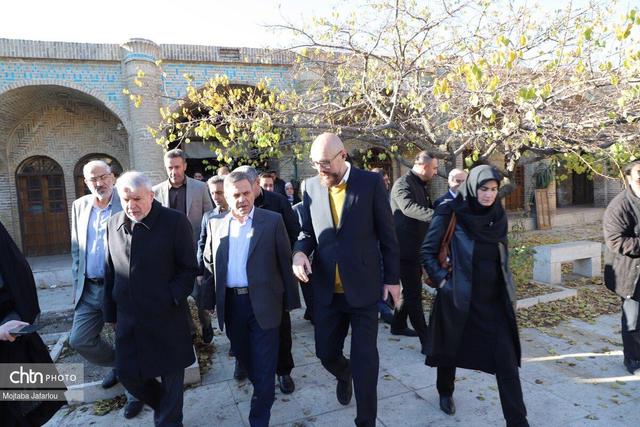 بازدید وزیر میراث‌فرهنگی گردشگری و صنایع‌دستی از سبزه میدان و بازار تاریخی زنجان