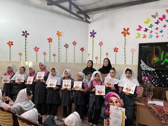 برپایی نمایشگاه کتاب در نماز جمعه بهاباد/ برگزاری حلقه‌های کتابخوانی در مساجد