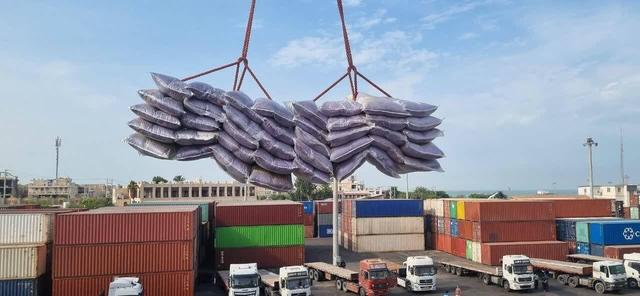 جابجایی کالای اساسی از بندر بوشهر ۲۰۰ درصد افزایش یافت