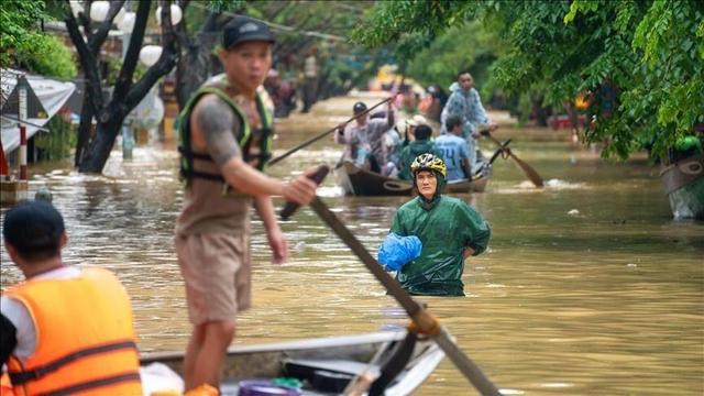 شمار قربانیان سیل در ویتنام به ۵۵ نفر افزایش یافت