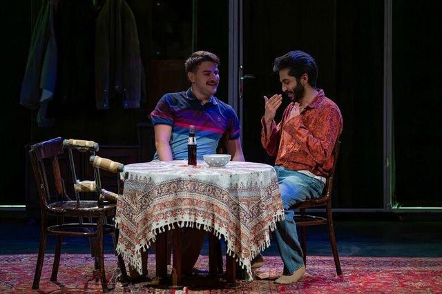 اجرای «باستی هیلز» دارا حیایی و کیسان دیباج از ۲۰ آذر/«متروتینک» به روی صحنه می‌رود