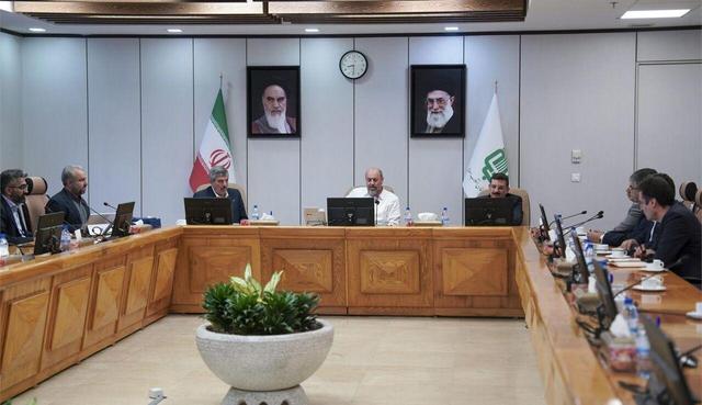 مردمی‌سازی اقتصاد ملی با مشارکت بنیاد مستضعفان/۷ تفاهم‌نامه همکاری امضا شد