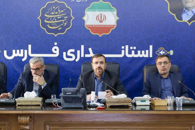 استاندار فارس: کارآفرینان و سرمایه‌گذاران باید احساس آرامش، احترام و امنیت داشته باشند