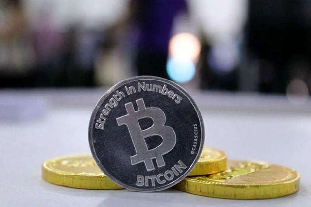 قیمت بیت کوین، امروز شنبه ۱ آذر ۱۴۰۴