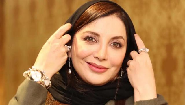 استایل شیک «رویا میرعلمی» با کت‌وشلوار سبز تیره در اکران «سینما شهر قصه» (عکس)