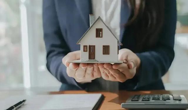 اجاره‌خانه سر به فلک کشید؛ نیمی از مردم زیر بار مسکن خم شدند!