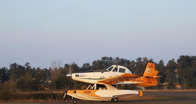 هواپیماهای اطفاء حریق ترکیه در فرودگاه نوشهر فرود آمد