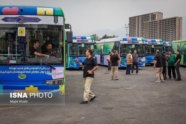 خدماترسانی اتوبوسرانی تهران به شرکتکنندگان در مراسم تشییع پیکر۱۰۰ شهید گمنام