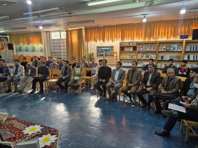 ششمین نشست «کتاب‌خوان» ویژه دانشجویان در کردستان برگزار شد