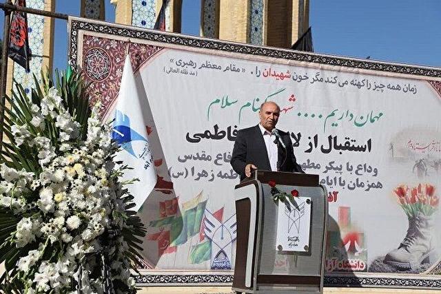 پیام شهدا حضور میان مردم و پاسداری از ارزش‌هاست