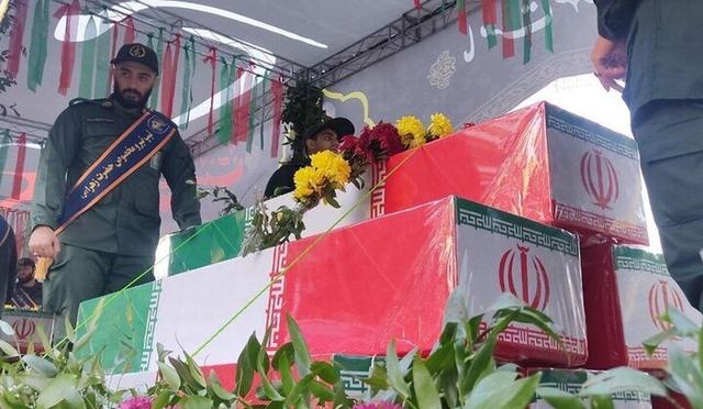 بازگشت ۸ مسافر بینام؛ بجنورد در سوگ و شکوه استقبال از شهیدان گمنام