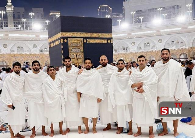 ببینید | ملیپوشان به طواف خانه خدا رفتند