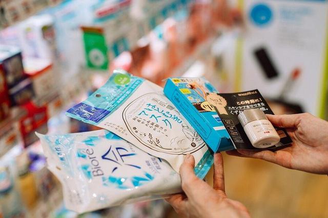 ۱۰ نکته که خانم‌ها قبل استفاده از وسایل آرایشی باید بدانند