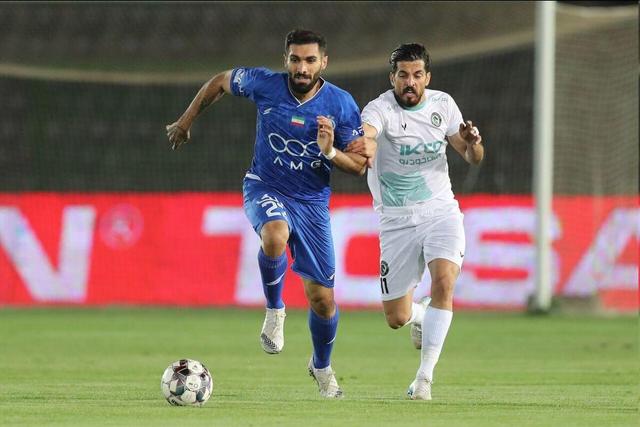 حضور عارف در تمرین استقلال/ پایان شایعات: آقاسی قهر نکرده است!