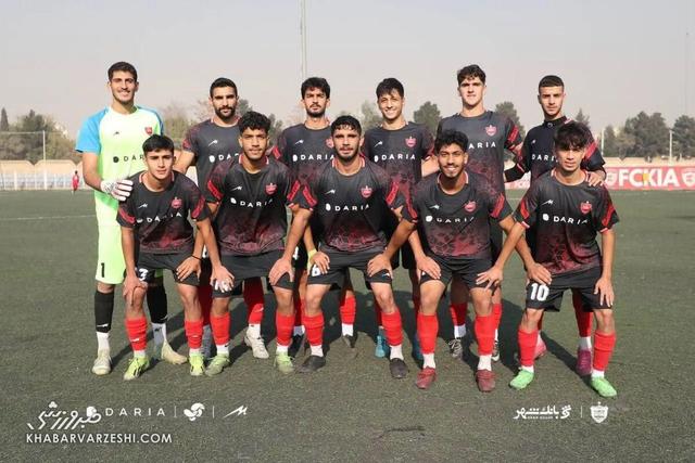 پیروزی بزرگ پرسپولیس/ مهدوی‌کیا، شاهرودی و سرمربی تیم ملی تماشاگر شدند