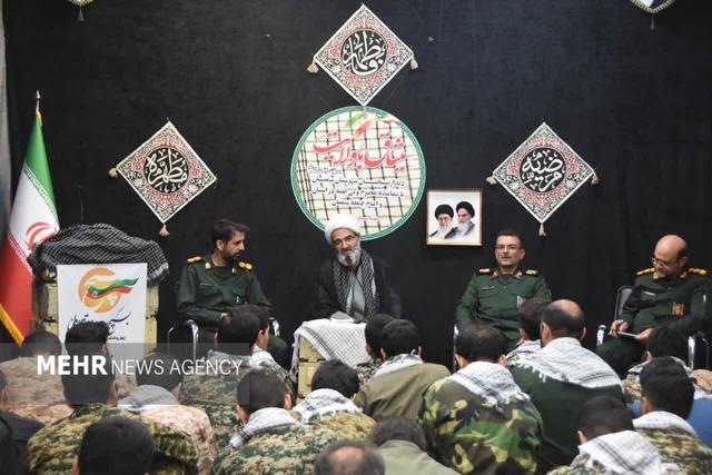 بسیجیان دانش مبارزه با دشمن و تسلط بر دانش دفاعی را فرابگیرند