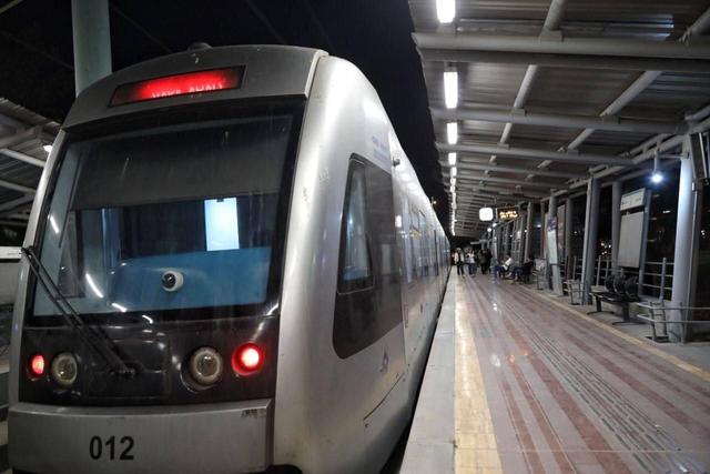 همتیان: سرویس دهی قطار شهری مشهد در روز شهادت حضرت زهرا(س) رایگان است