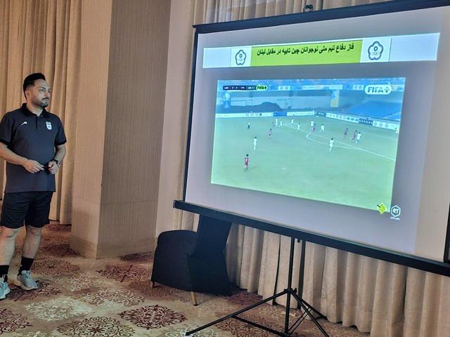 جلسه فنی تیم فوتبال نوجوانان قبل از اولین مصاف آسیایی