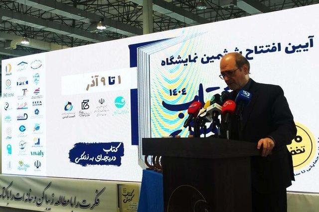 احمدی: «کتاب» زمانی وارد سبد خانوار می‌شود که برپایی نمایشگاه‌ها و رویدادهای مرتبط با کتاب در جامعه بیشتر شود