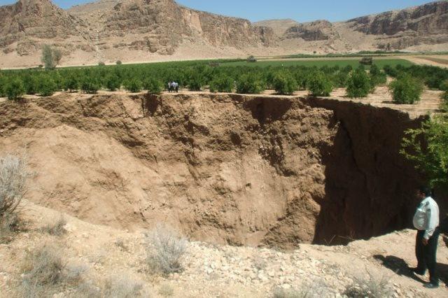 استاندار: فرونشست زمین آذربایجان غربی را تهدید می کند