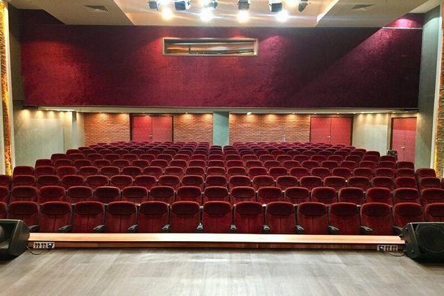 حسرت اجرا در سالن‌های استاندارد؛ دغدغه هنرمندان آذربایجان‌غربی