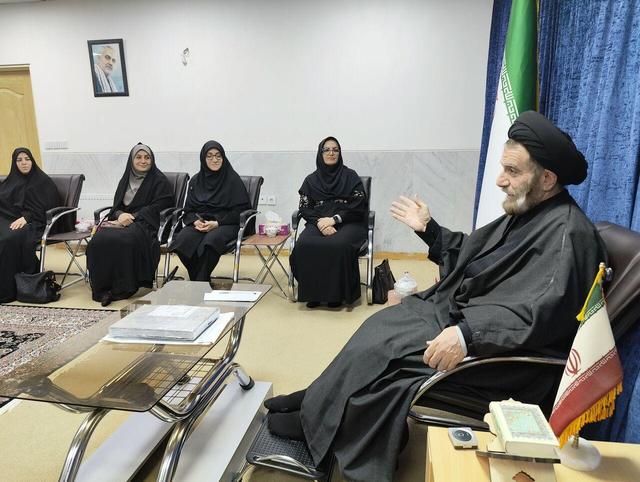 نماینده ولی‌فقیه در لرستان: کتابخانه‌ها سنگر مقابله با تهاجم فرهنگی هستند