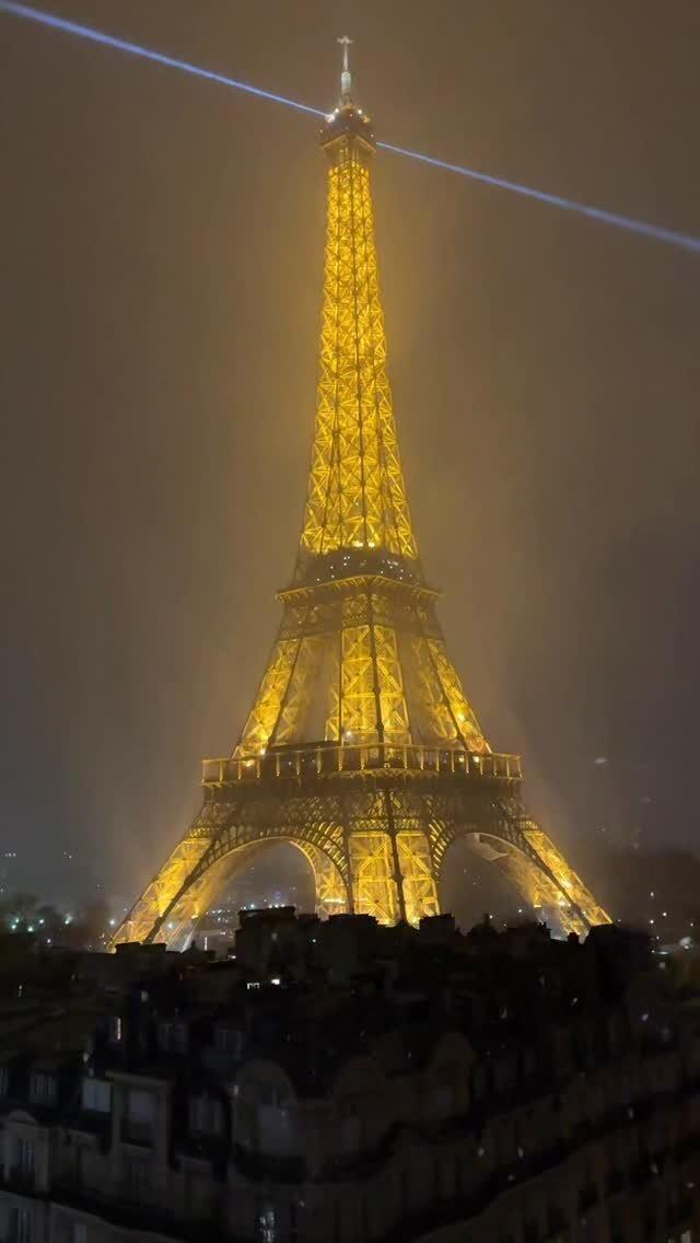 برف ناگهانی پاریسی‌ها را غافلگیر کرد! +ویدیو