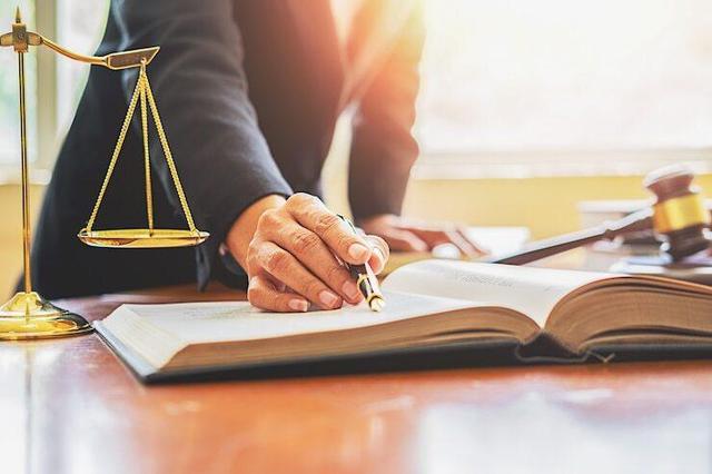 نقش وکیل ارث و میراث در حل اختلافات خانوادگی و تقسیم عادلانه ترکه