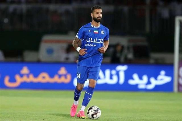 در پی انتشار یک ویدیو از آرمین سهرابیان، باشگاه استقلال به او اجازه تمرین نداد