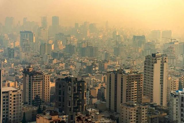 تنفس زیر سقف سنگین آلودگی در تهران