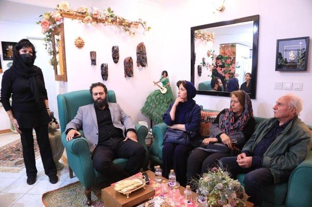 دیدار هنرمندان با فرزانه کابلی برای هم دردی
