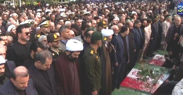 تشییع پیکر ۷ شهید گمنام در رشت برگزار شد