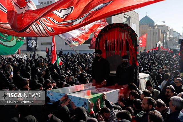 تشییع پیکر مطهر ۱۳ شهید گمنام دوران دفاع مقدس در مشهد
