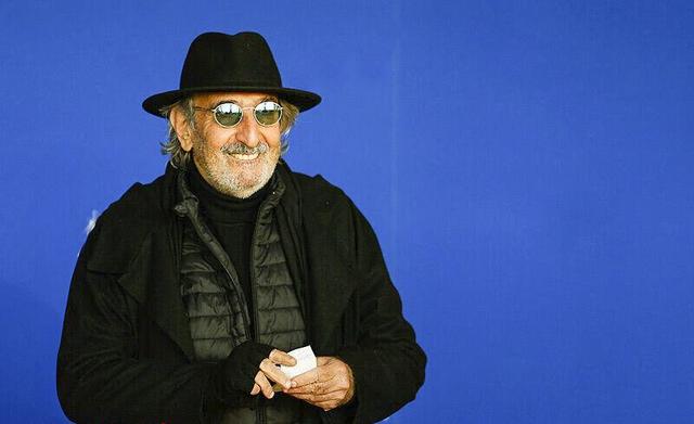 ببینید | روایت شوکه‌کننده فرهاد آئیش از شرایط زندگی‌اش در آمریکا: ظرف می‌شستم و ...