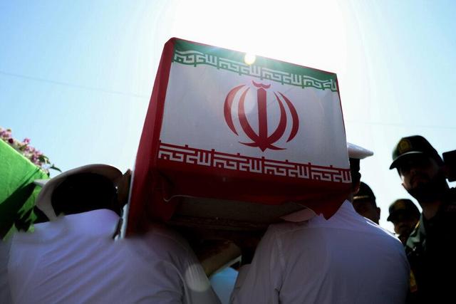 تشییع پیکر مطهر یکصد لاله‌ زهرایی در پایتخت‌