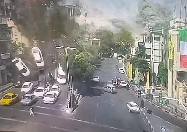 رونمایی از کتاب «اردک دیوانه» در فرهنگسرای بهشت | روایتهایی از دوازده روز جنگ اسرائیل با ایران