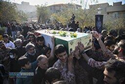 مراسم تدفین پیکر دو شهید گمنام دفاع مقدس در بوستان شهید زین الدین قم