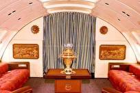 عکس| فرح پهلوی در اولین بویینگ ۷۴۷ اس پی سال ۱۳۵۵