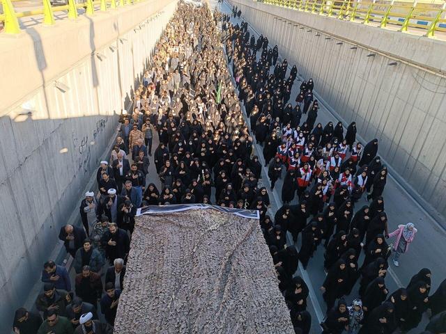 حضور باشکوه مردم ایلام در تشییع پیکر مطهر شهدای گمنام